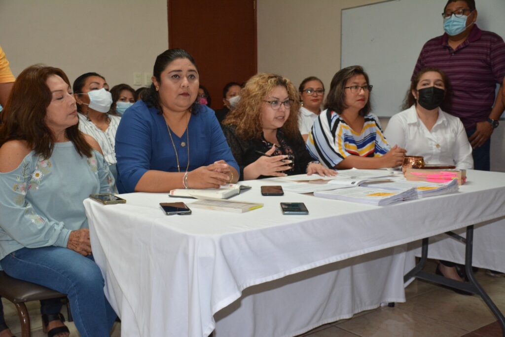 La dirigencia del Sindicato Único del Personal Administrativo de la Universidad Autónoma de Campeche (Sutaisuac) adelantó que en asamblea plenaria del próximo viernes, decidirán si se van a la huelga.