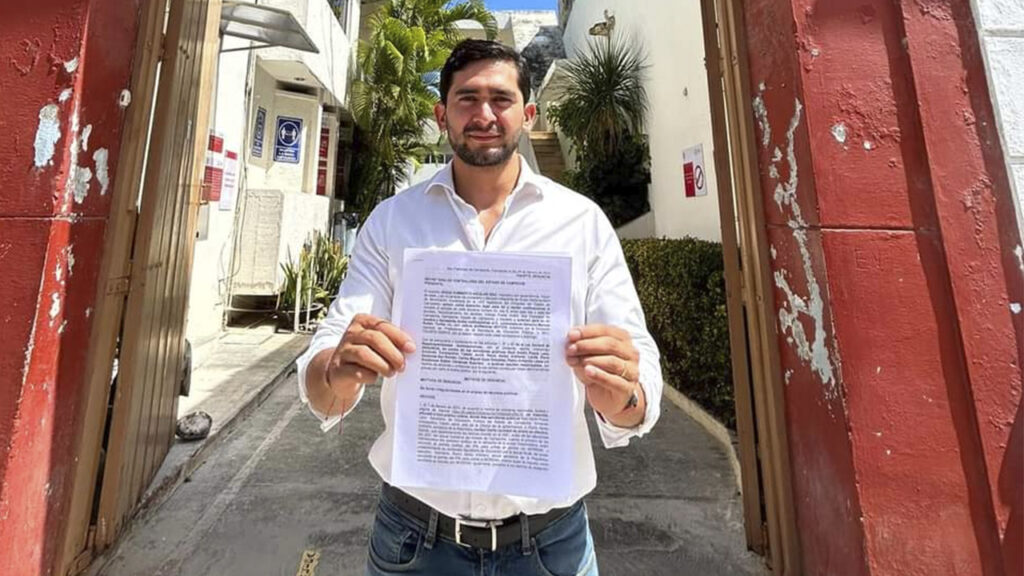 El diputado local mocista, Jesús Aguilar Díaz, presentó ante la Secont su denuncia por cohecho, peculado, desvío de recursos y conflicto de intereses.
