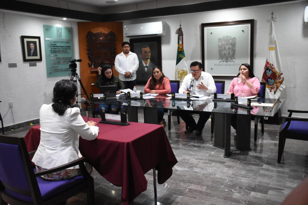 Sin acceso a los medios de información y sin transmisiones en redes sociales para conocer sus propuestas, transcurrieron las entrevistas a los ocho aspirantes a ocupar la Fiscalía Anticorrupción del Estado de Campeche.