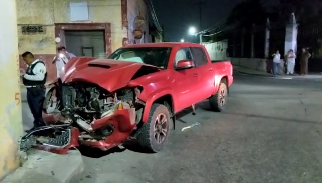 El accidente ocurrió en la intersección de las vialidades Ecuador con Coahuila. Pérdidas materiales por más de 500 mil pesos.