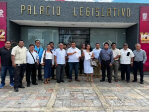 Representantes de 17 asociaciones religiosas acudieron al Congreso del Estado a externar su rechazo a una propuesta de Morena que atenta contra la libertad de creencias.