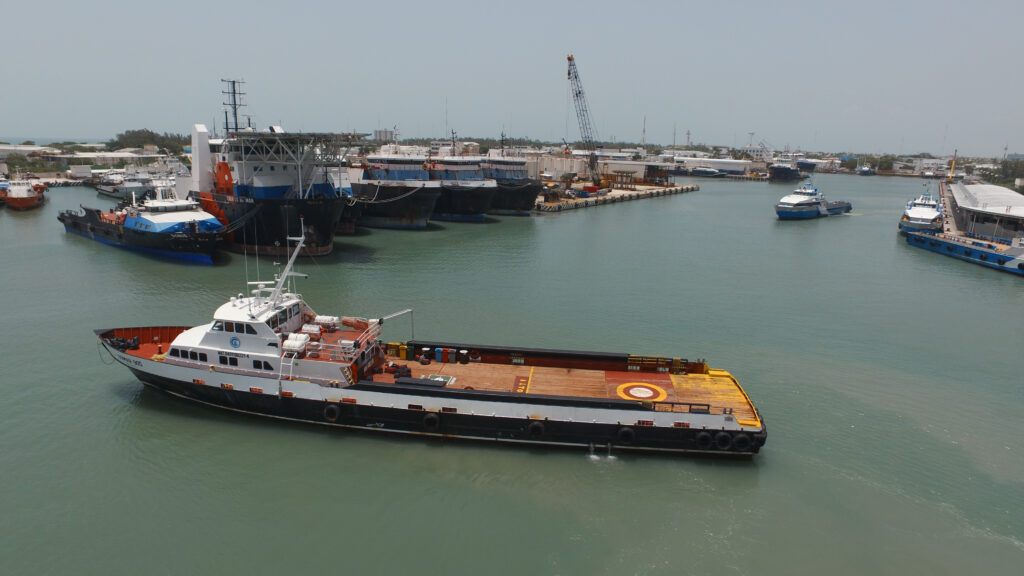 El dueño de Grupo Hegemonía manifestó que dejan rezagado al puerto de Carmen, donde existe mayor movilidad petrolera.