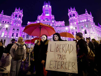 Ayer hubo movilizaciones paralelas de mujeres en Madrid, Barcelona, Santiago de Compostela y Gijón.
