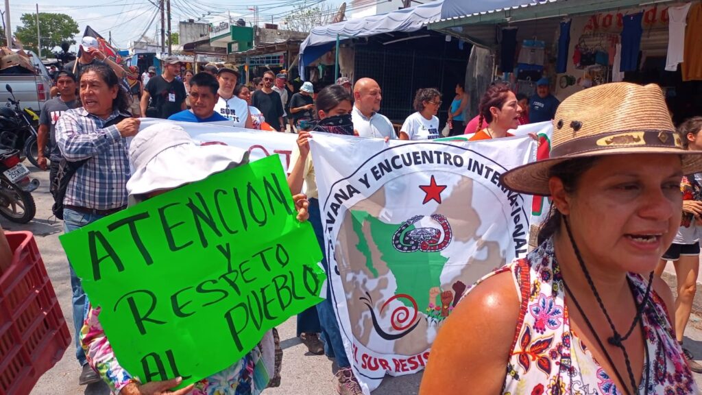 La caravana de ambientalistas que se opone a la construcción del Tren Maya, pasó ayer por el tramo 7 de Xpujil y continuó su marcha hacia Palenque, Chiapas. Amenazaron con regresar a clausurar las obras.
