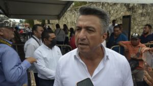 Cuestionado sobre las protestas de maestros de educación indígena, Raúl Pozos Lanz comentó que es normal su actitud ante la incertidumbre, pero les prometió que “el Presidente no les va a fallar”.