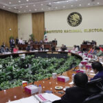 Endurece INE medidas contra López Obrador