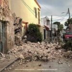 SE DERRUMBA CASA ANTIGUA EN SANTA ANA TRAS LLUVIA DE HOY