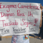 MARCHAN EN SABANCUY PARA EXIGIR A SHEINBAUM Y A LAYDA CARRETERAS EN BUENAS CONDICIONES