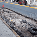 AGUA Y LODO EN TRAMO “RASPADO” FRENTE A PARADERO EN LA GOBERNADORES