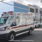 INTENTA TIRARSE DEL BALCÓN DE UNA CASA ABANDONADA