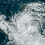 LA TORMENTA TROPICAL SARA CONTINÚA SU AVANCE HACIA CAMPECHE