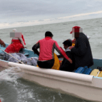 RESCATAN A PESCADORES QUE NAUFRAGARON EN LA LAGUNA DE TÉRMINOS