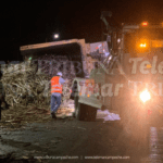 AÚN CONTINÚA BLOQUEADO EL PUENTE CHAMPOTÓN TRAS VOLCADURA DE CAMIÓN DE CAÑA