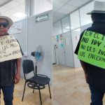 CON LETREROS PEGADOS AL CUERPO, MAESTRO DENUNCIA QUE EN EL ISSSTE NO HAY MEDICINAS
