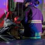 MOTOCICLETA ARDE EN LLAMAS DURANTE LA MADRUGADA EN TIERRA Y LIBERTAD