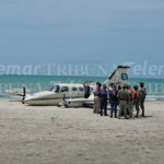 AVIONETA CON PASAJEROS DE SINALOA REALIZA ATERRIZAJE DE EMERGENCIA EN PLAYA NORTE; LLEGAN AL LUGAR MILITARES Y MARINOS