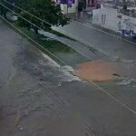INUNDACIONES EN CALLES Y AVENIDAS, ÁRBOLES CAÍDOS EN 7 COLONIAS Y COLAPSO DE POSTE EN JARDINES, REPORTA LA POLICÍA, Y PIDE PRECAUCIÓN
