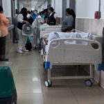 PACIENTE BAÑADA DE AGUAS NEGRAS TRAS DERRUMBE DE TECHO EN UNIDAD DEL IMSS EN NUEVO LAREDO