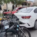 MUJER RESULTA CON GOLPES MENORES TRAS IMPACTO DE MOTOCICLETA EN AVENIDA BAJA VELOCIDAD