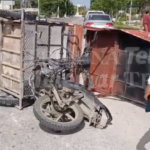 ARROLLAN A MOTO TAXI Y DEJA DOS LESIONADAS EN EL CRUCE DE CALLE 67
