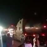 ATASTECOS DOBLEGAN A LA CFE; LLEGA PERSONAL A REPARAR LA FALLA Y LEVANTAN BLOQUEO CARRETERO